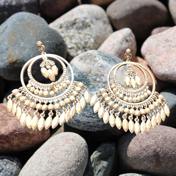 VTG SILVER TONE BOHEMIAN ETHNIC TRIBAL DANGLE EARRINGS - Picture 3 of 4